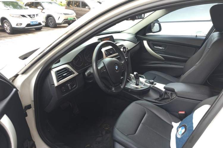 Used BMW 3 Series 2015 316i Active Edition Driver Seat