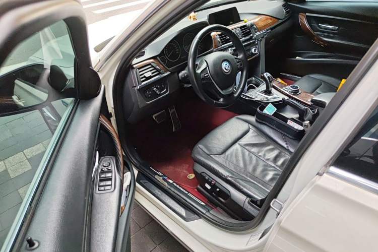 Used BMW 3 Series 2015 320Li Luxury Design Package Driver Seat