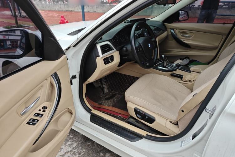 Used BMW 3 Series 2015 316i Active Edition Driver Seat