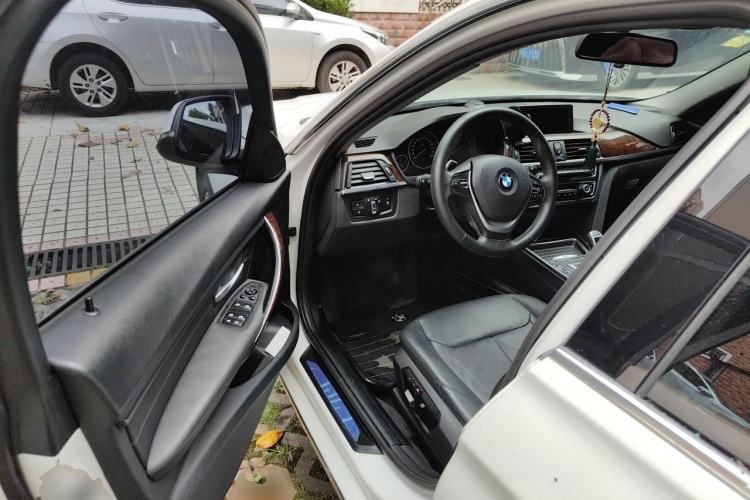 Used BMW 3 Series 2015 320Li Luxury Design Package Driver Seat