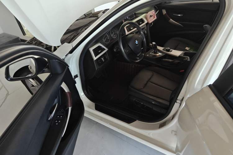 Used BMW 3 Series 2015 320i Fashion Model Driver Seat