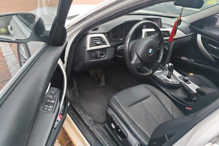 Used BMW 3 Series 2015 320Li Luxury Edition Fashion Model Driver Seat