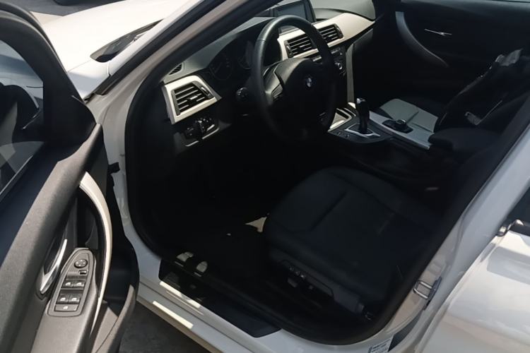 Used BMW 3 Series 2015 316i Active Edition Driver Seat