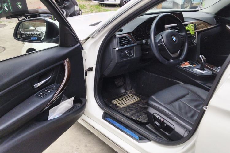 Used BMW 3 Series 2015 320Li Luxury Design Package Driver Seat
