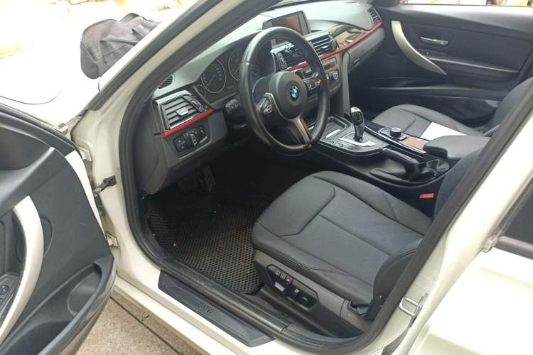 Used BMW 3 Series 2015 320i Fashion Model Driver Seat