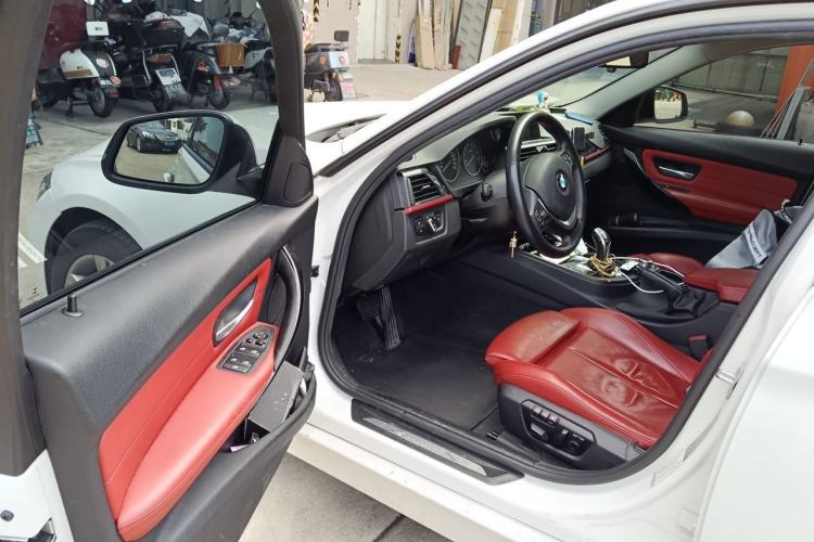 Used BMW 3 Series 2015 320i Luxury Edition Sports Design Package Driver Seat