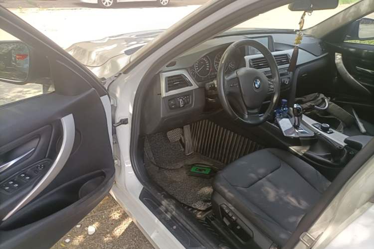 Used BMW 3 Series 2015 316i Active Edition Driver Seat