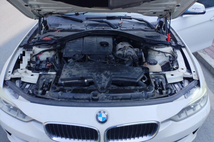 Used BMW 3 Series 2015 316Li Fashion Model Engine Bay