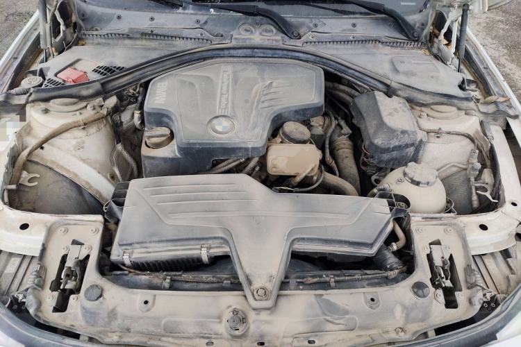Used BMW 3 Series 2015 320Li Luxury Edition Fashion Model Engine Bay