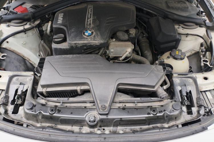 Used BMW 3 Series 2015 320Li Luxury Edition Fashion Model Engine Bay