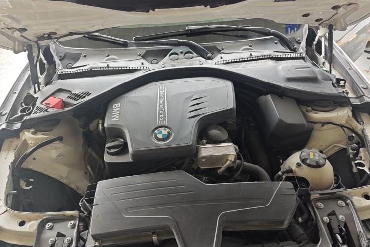 Used BMW 3 Series 2015 320i Fashion Model Engine Bay