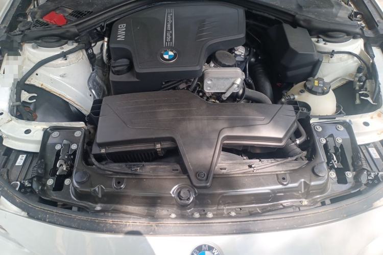 Used BMW 3 Series 2015 320Li Luxury Edition Fashion Model Engine Bay