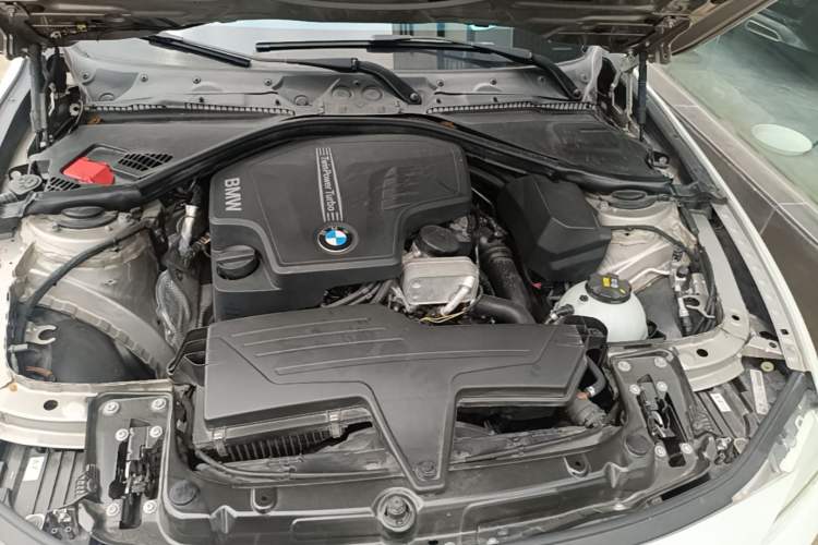 Used BMW 3 Series 2015 320Li Luxury Design Package Engine Bay