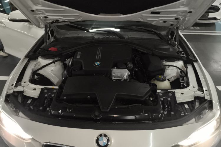 Used BMW 3 Series 2015 320Li Luxury Edition Fashion Model Engine Bay