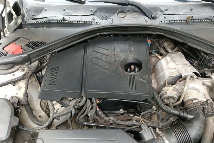 Used BMW 3 Series 2015 316Li Fashion Model Engine Bay