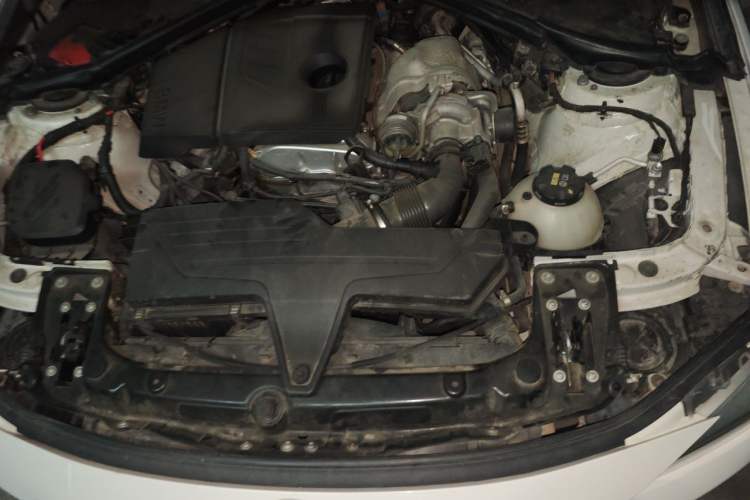 Used BMW 3 Series 2015 316i Active Edition Engine Bay