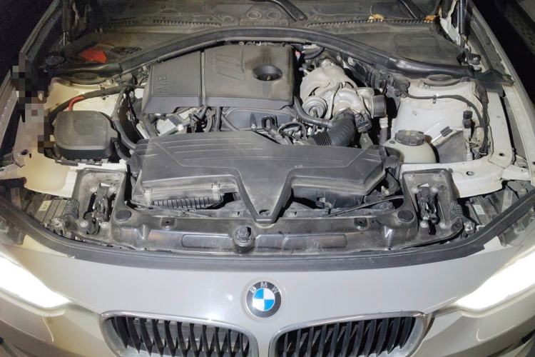 Used BMW 3 Series 2015 316Li Fashion Model Engine Bay