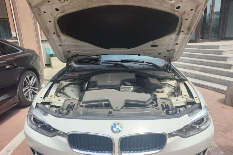 Used BMW 3 Series 2015 320i Luxury Line Stylish Edition Engine Bay