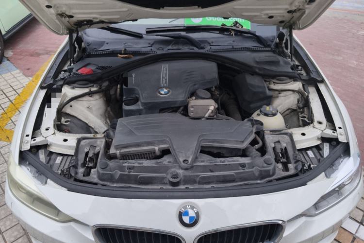 Used BMW 3 Series 2015 320i Fashion Model Engine Bay