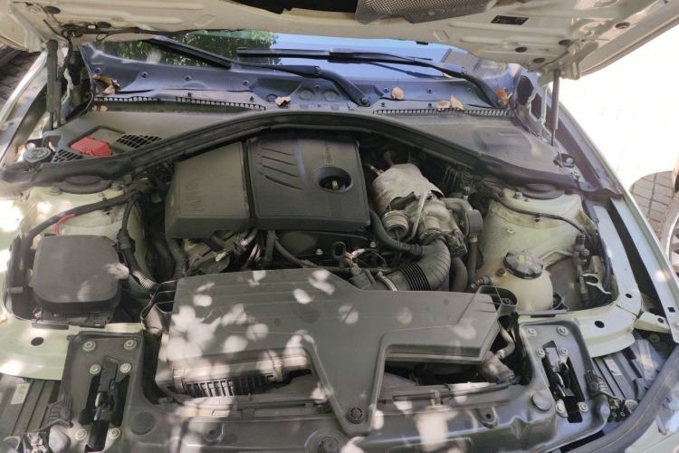 Used BMW 3 Series 2015 316Li Fashion Model Engine Bay