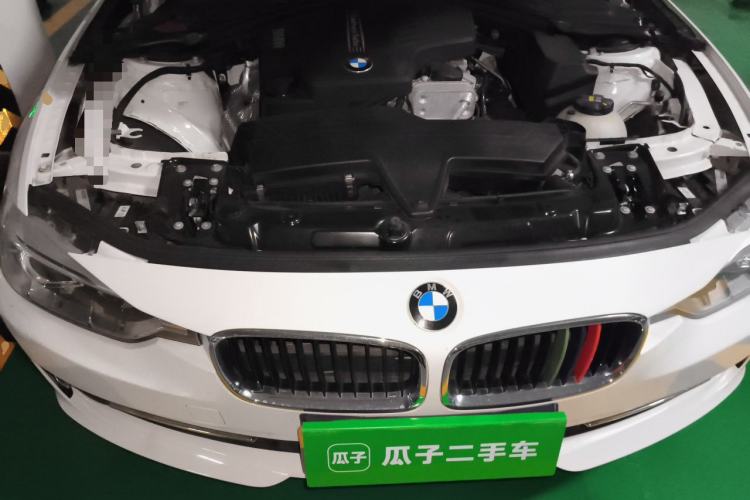 Used BMW 3 Series 2015 320Li Luxury Edition Fashion Model Engine Bay