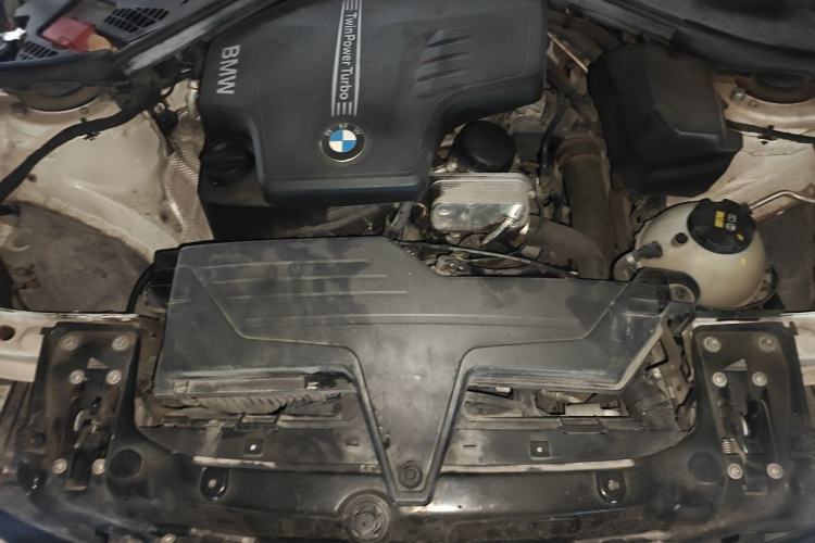 Used BMW 3 Series 2015 320Li Fashion Model Engine Bay