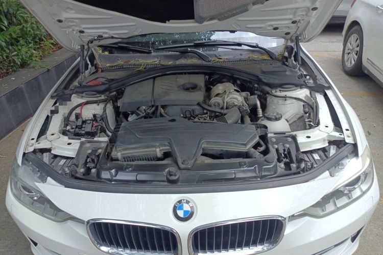 Used BMW 3 Series 2015 316Li Fashion Model Engine Bay
