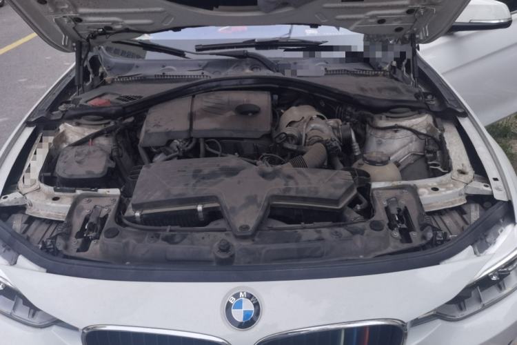 Used BMW 3 Series 2015 316Li Fashion Model Engine Bay
