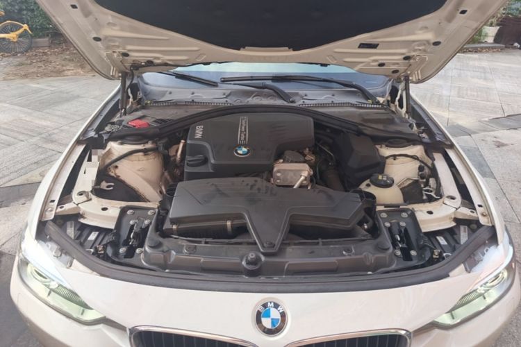 Used BMW 3 Series 2015 320i Luxury Line Stylish Edition Engine Bay