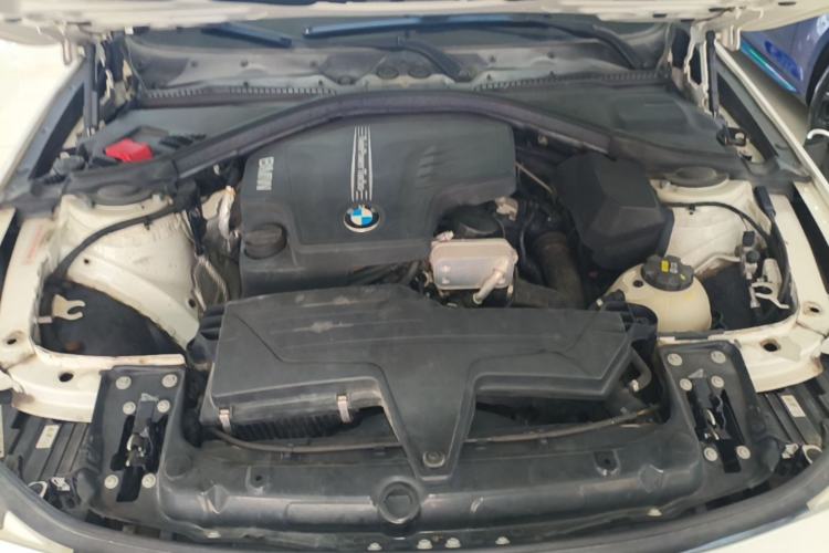 Used BMW 3 Series 2015 320Li Luxury Edition Fashion Model Engine Bay