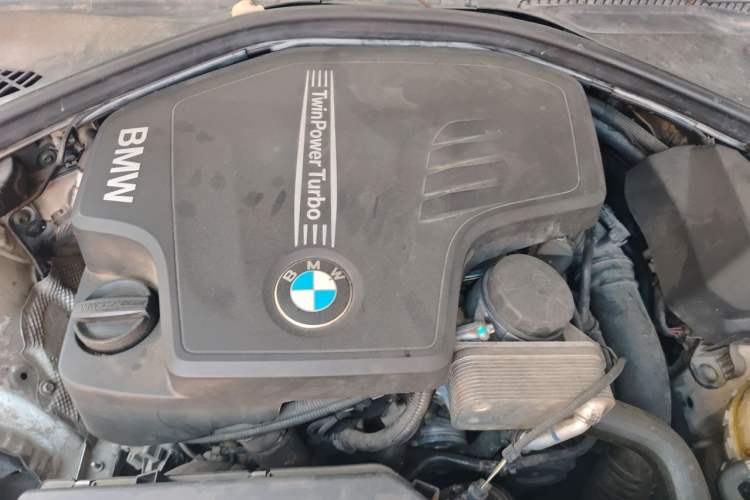 Used BMW 3 Series 2015 320Li Fashion Model Engine Bay