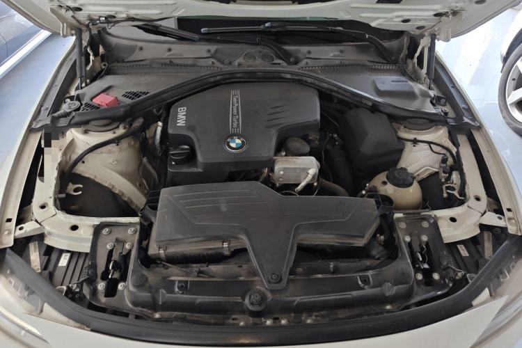 Used BMW 3 Series 2015 320i Fashion Model Engine Bay