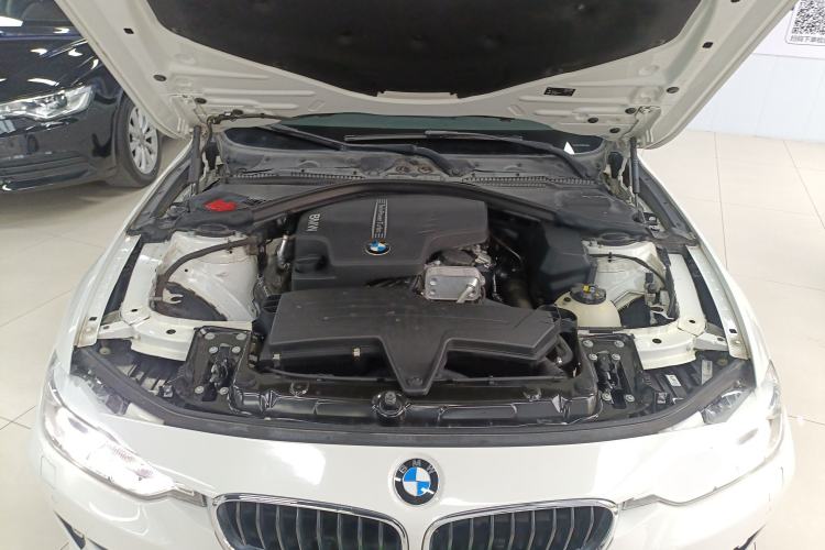 Used BMW 3 Series 2015 320Li Luxury Edition Fashion Model Engine Bay