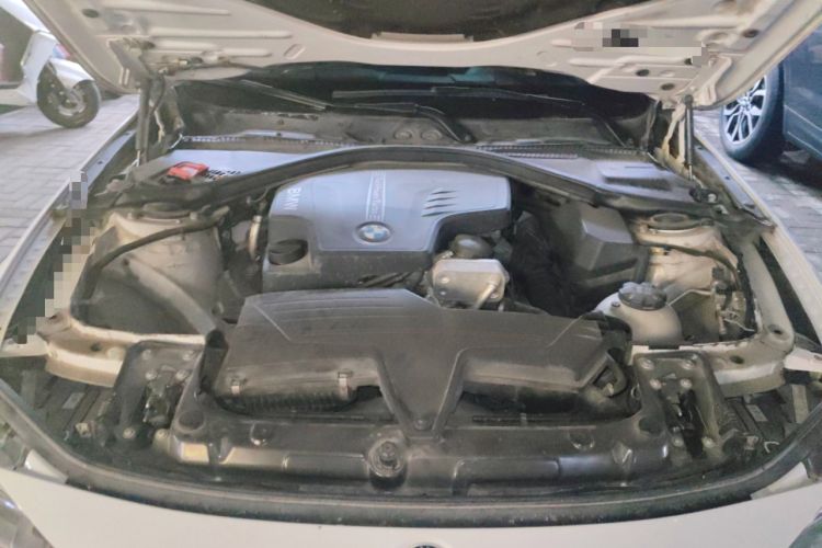 Used BMW 3 Series 2015 320Li Luxury Edition Fashion Model Engine Bay