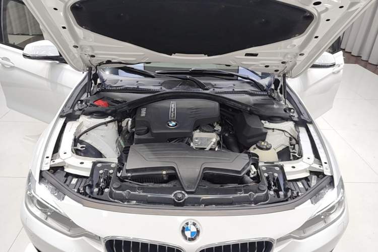 Used BMW 3 Series 2015 328i Sport Design Package Engine Bay
