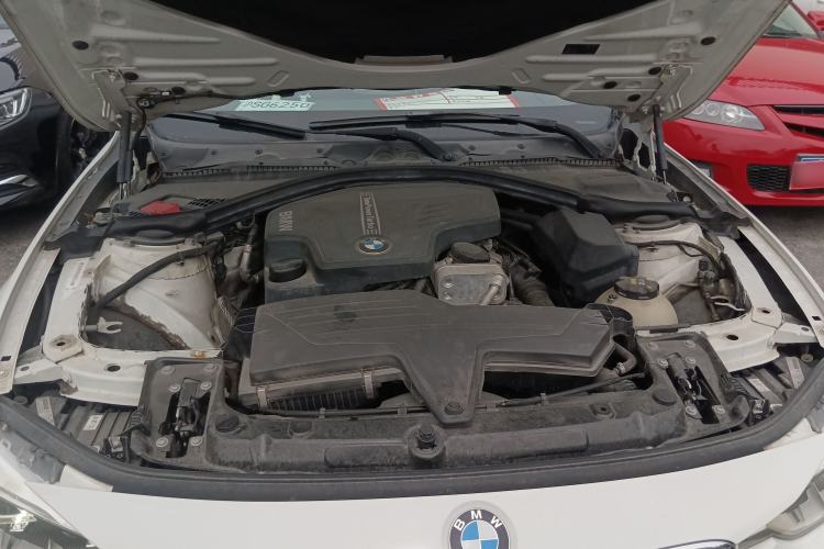 Used BMW 3 Series 2015 320Li Luxury Edition Fashion Model Engine Bay