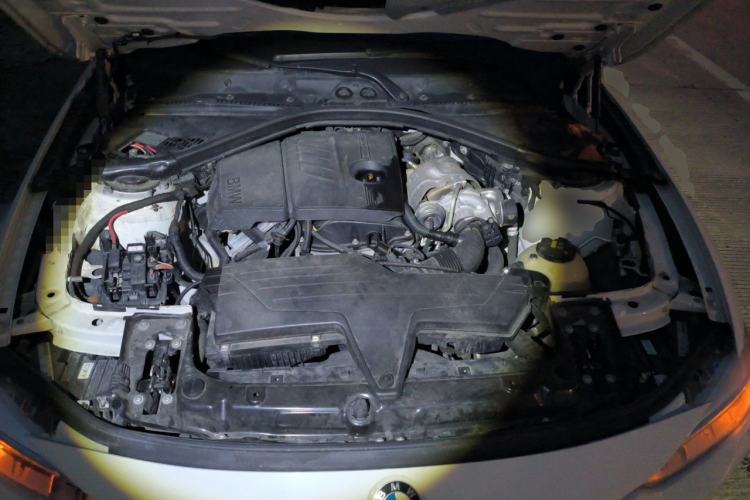 Used BMW 3 Series 2015 316Li Fashion Model Engine Bay