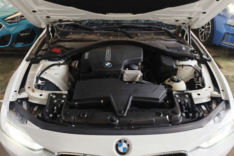 Used BMW 3 Series 2015 320i Fashion Model Engine Bay