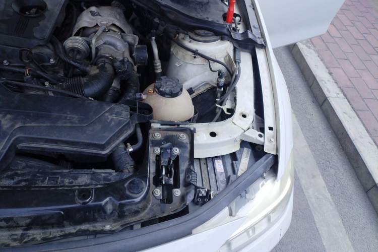Used BMW 3 Series 2015 316Li Fashion Model Engine Bay Left