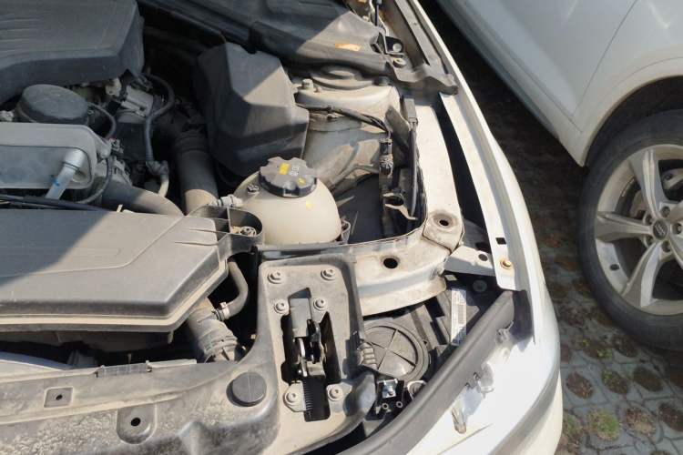 Used BMW 3 Series 2015 320i Active Edition Engine Bay Left