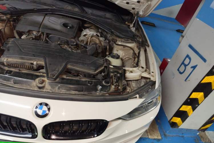 Used BMW 3 Series 2015 316i Sport Design Package Engine Bay Left