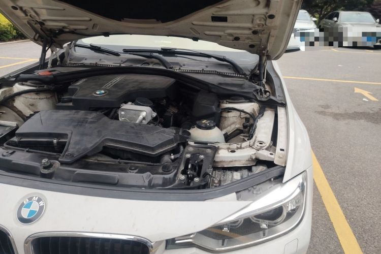 Used BMW 3 Series 2015 320i Fashion Model Engine Bay Left