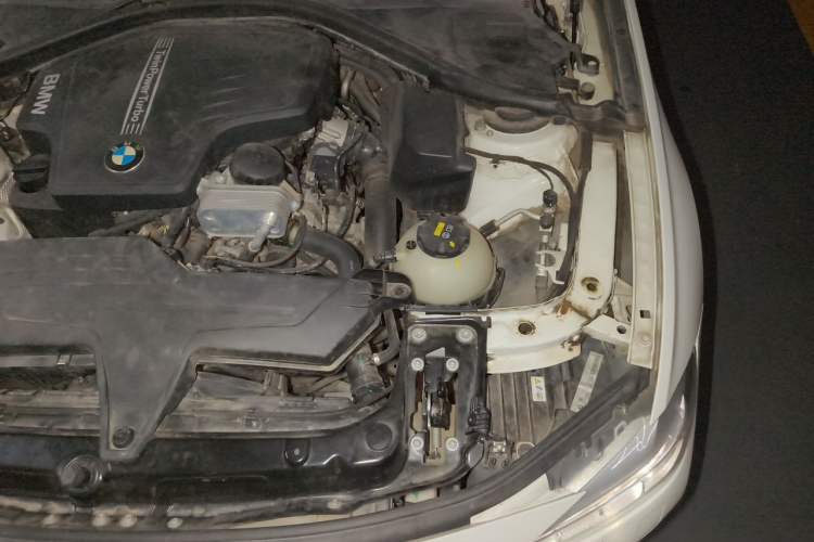 Used BMW 3 Series 2015 320Li Fashion Model Engine Bay Left