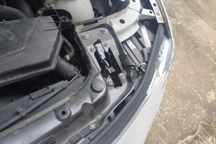 Used BMW 3 Series 2015 320Li Luxury Edition Fashion Model Engine Bay Left