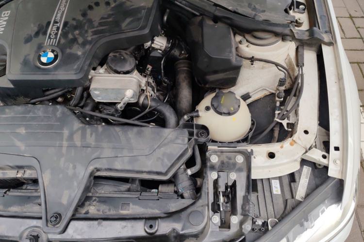 Used BMW 3 Series 2015 328i Sport Design Package Engine Bay Left