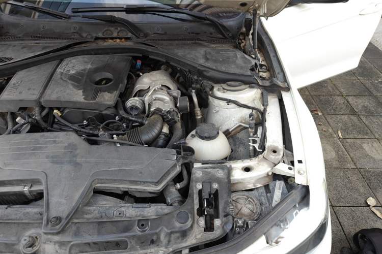 Used BMW 3 Series 2015 316i Active Edition Engine Bay Left