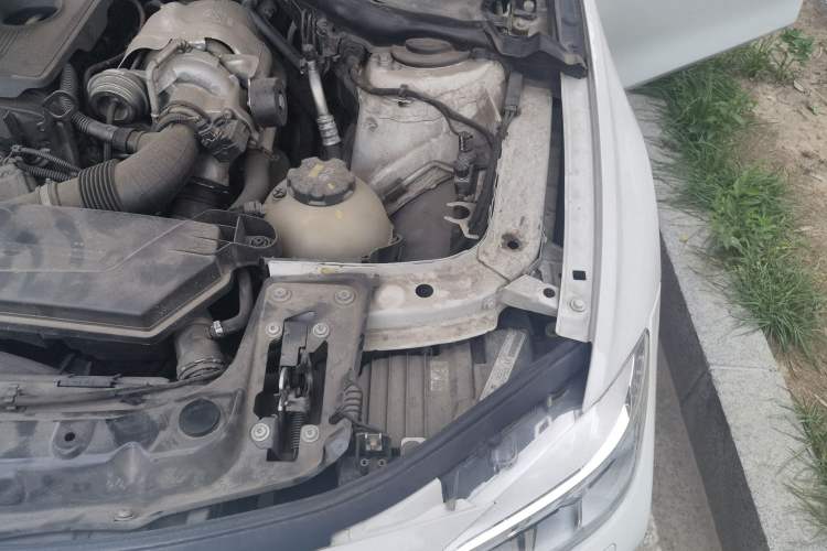Used BMW 3 Series 2015 316Li Fashion Model Engine Bay Left