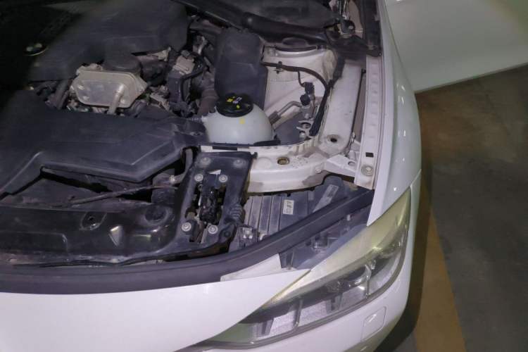 Used BMW 3 Series 2015 320Li Luxury Edition Fashion Model Engine Bay Left