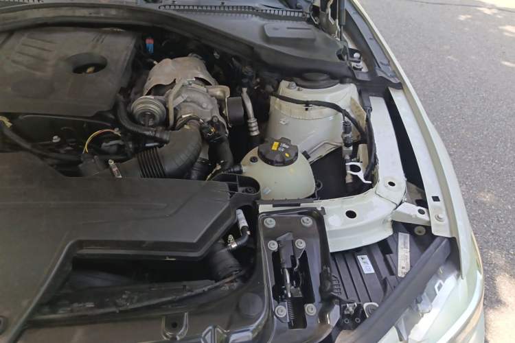 Used BMW 3 Series 2015 316i Active Edition Engine Bay Left