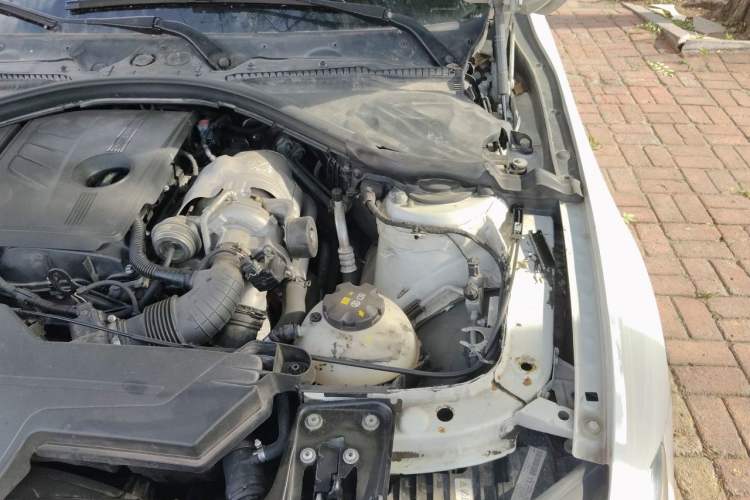 Used BMW 3 Series 2015 316Li Fashion Model Engine Bay Left